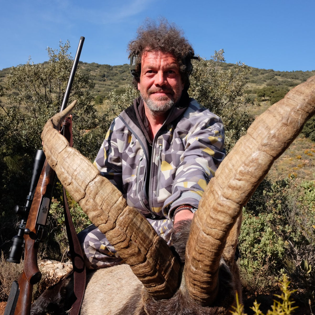 How to Carry Meat Safely After a Big Game Kill